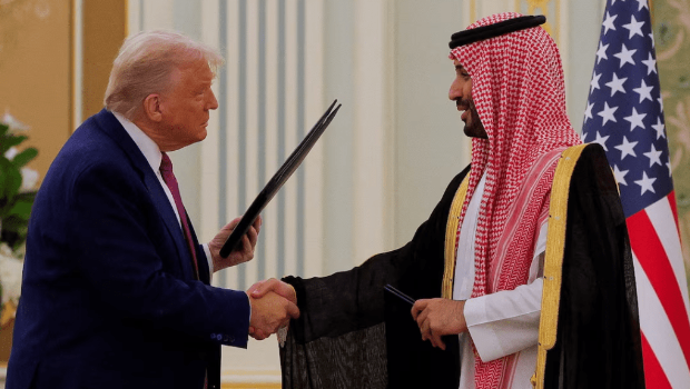 美国据报正计划特朗普年内访华，数十名企业CEO将随行，与中东之行类似。