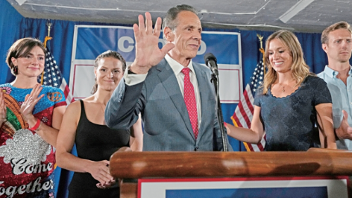 柯谟拒退选料11月再战