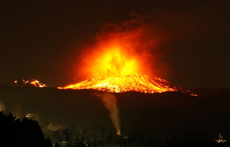 日本新燃岳火山上一次爆发是在2018年。法新社