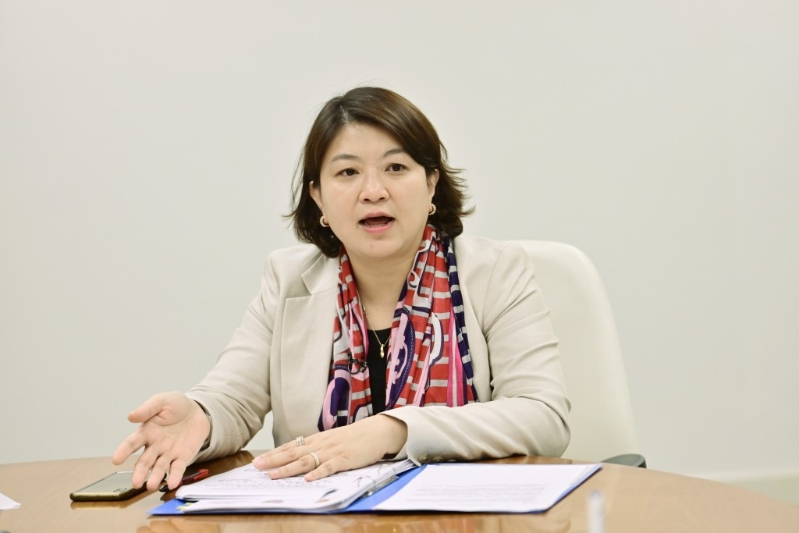 如李夏茵加盟医管局，或可与政府合作共同推行改革。