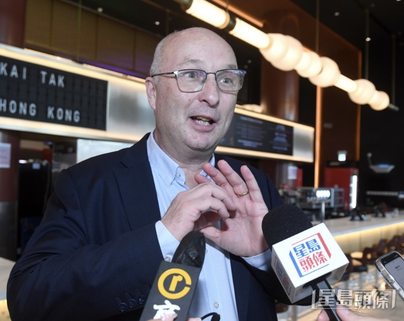 餐饮服务总经理Jacco Klip表示，团队认为相对只在活动时启用酒吧，向公众开放更有利发展。