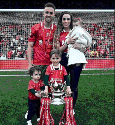 祖达与妻子卢迪·卡多索（Rute Cardoso）自16岁相恋，于2013年开始交往，育有两子一女。