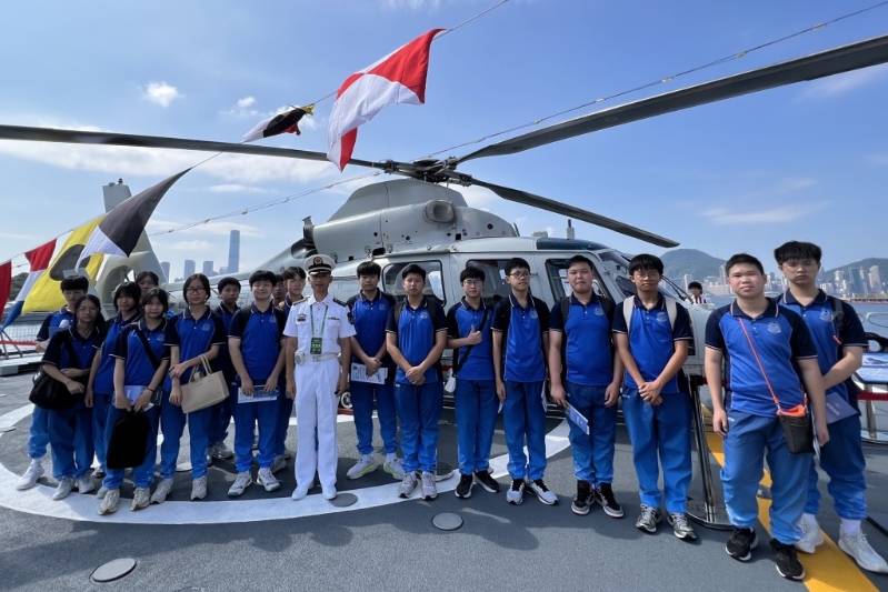 队员感受解放军专业精神