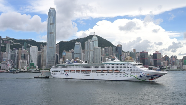 丽星邮轮旗下“领航星号”于今年6月至11月期间，以香港作母港，停靠在尖沙咀海运码头。