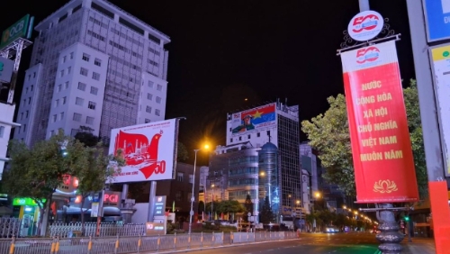 越南胡志明住宅区发生严重火灾