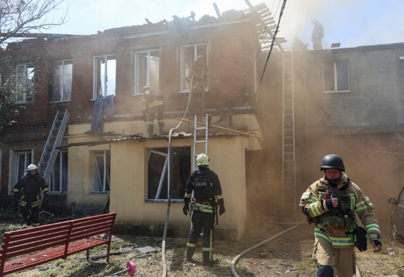 乌克兰的许多地方受到俄罗斯导弹和无人机的袭