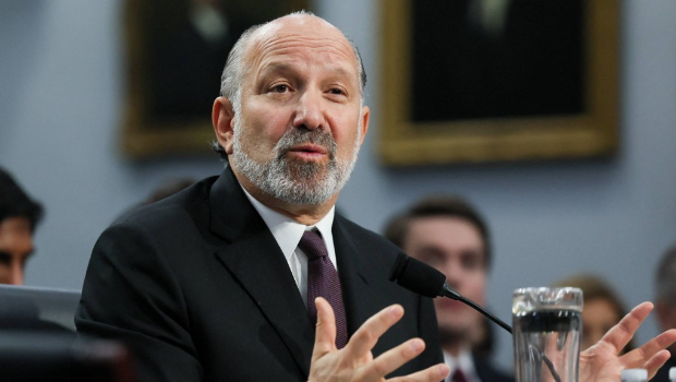 美商务部长:冀8月初与中国举行更大规模贸易谈判。 美商务部长:冀8月初与中国举行更大规模贸易谈判。