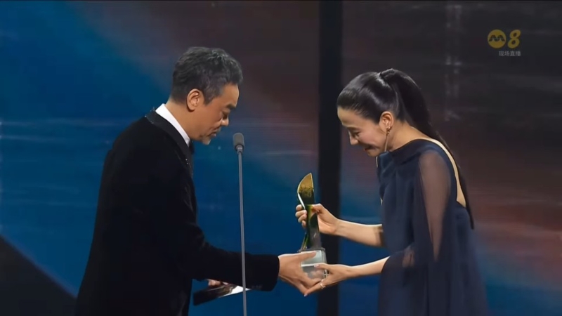 宣萱与刘青云被指互动尴尬。