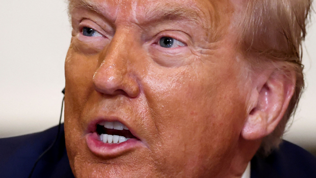 特朗普计划对大多数贸易伙伴征收15%或20%的全面性关税。