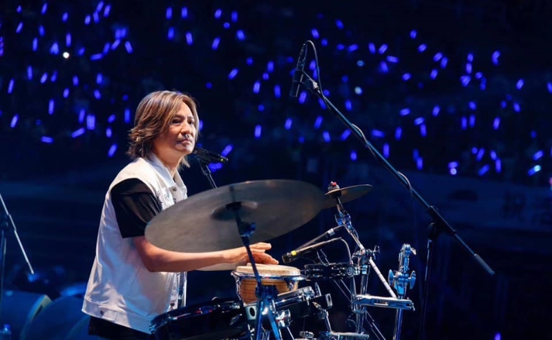 叶世荣是Beyond的鼓手。