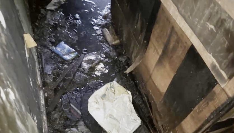 地面仍满布积水。