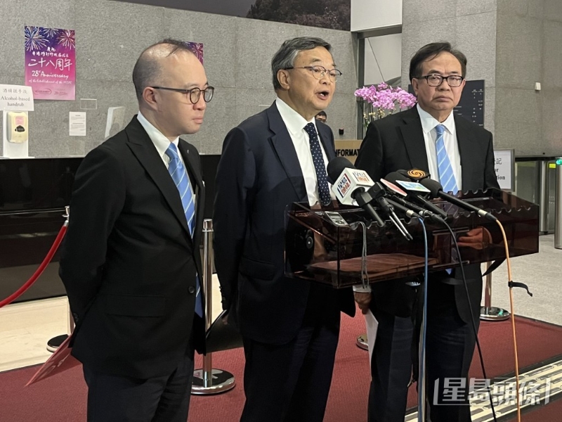 龙汉标认为政府可提出正式政策声明搁置“明日大屿”计划，释除有意参与发展北都的发展商忧虑。