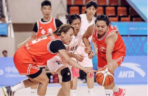 第十五届全运会群众体育女子五人制篮球赛激情开赛。