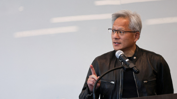 韩媒披露，英伟达执行长黄仁勋曾主动寻求与三星合作。