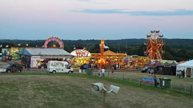 游乐设施滚轮夹头发 游乐设施滚轮夹头发