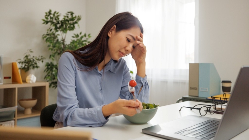 醫生揭完全不吃3種傷腦食物 腦退化風險大增 喝1種飲品恐導致大腦萎縮