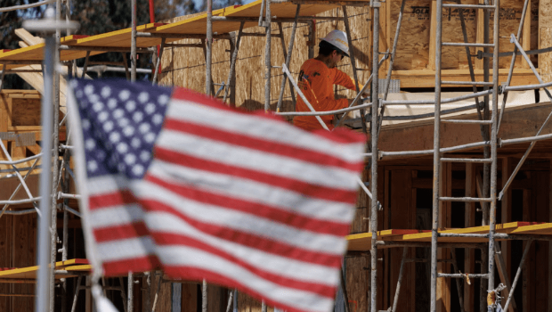 特朗普坚称美国经济在他的领导下“表现强劲”。 特朗普坚称美国经济在他的领导下“表现强劲”。