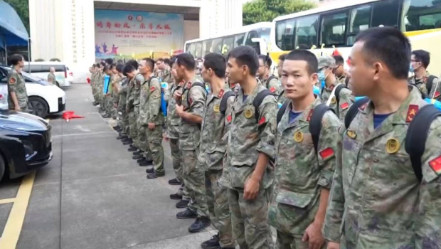 佛山出动逾600民兵,连续一周在各社区灭蚊 佛山出动逾600民兵,连续一周在各社区灭蚊