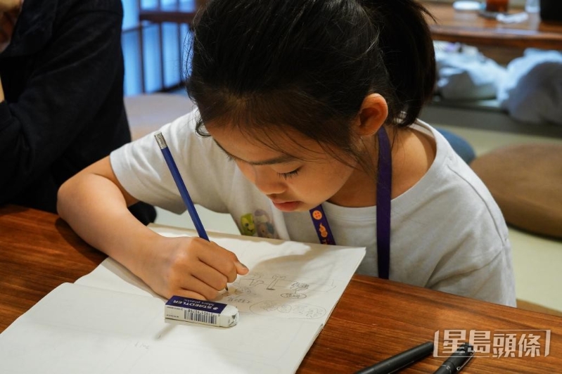 Alice的女儿有时候也参与构思与绘制《老豆日常》。