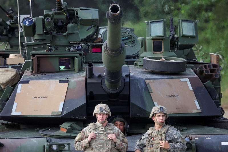 韩国和美国18日开始举行大规模军演。 韩国和美国18日开始举行大规模军演。