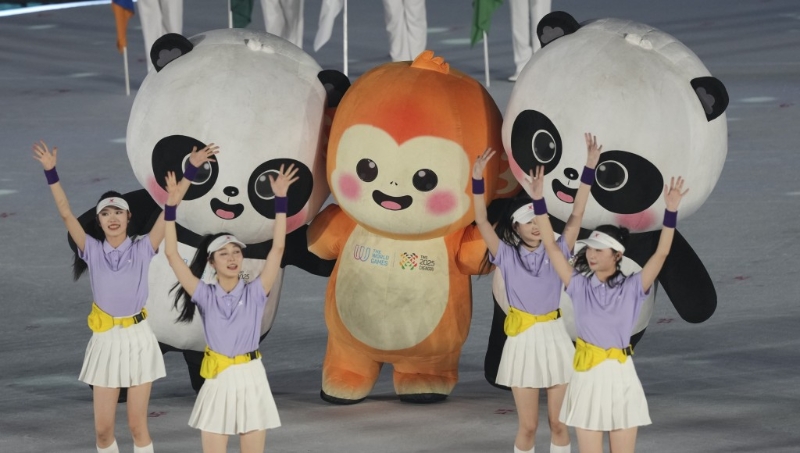 吉祥物“蜀宝”和“锦仔”在开幕式上。