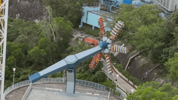 香港海洋公园“狂野龙卷风”故障 香港海洋公园“狂野龙卷风”故障