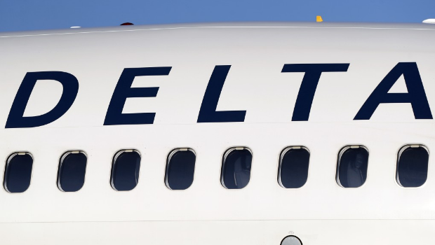 达美航班起飞前，机翼擦撞另一飞机，幸而无人受伤