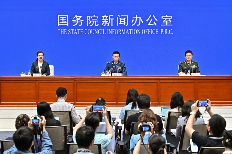 8月20日，国务院新闻办公室在北京举行新闻发布会，阅兵领导小组办公室副主任、中央军委联合参谋部作战局少将副局长吴泽棵，中国人民解放军中部战区阅兵指挥机构办公室常务副主任、政治工作部少将副主任徐贵忠介绍阅兵准备工作有关情况，并答记者问。