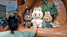 泡泡玛特将推迷你版LABUBU，半日升8%再破顶