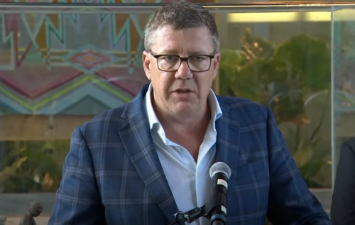 当地时间21日，斯科特·莫伊在新闻发布会上发表讲话