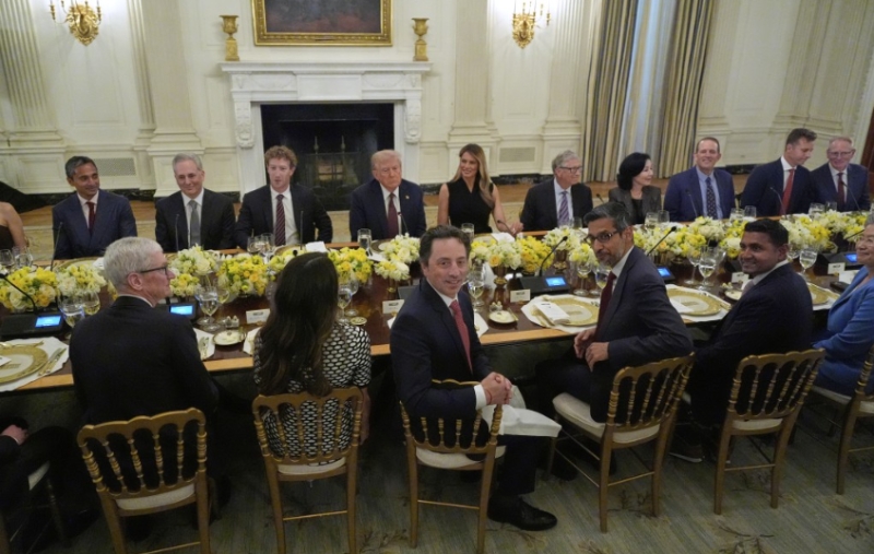 特朗普在白宫宴请多名科技界领袖。