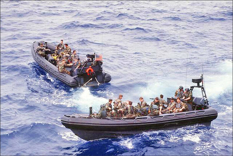 美国海军海豹部队受训图片。 美国海军海豹部队受训图片。