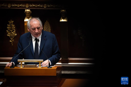 9月8日,法国总理贝鲁在位于巴黎的国民议会内发表演讲。 9月8日,法国总理贝鲁在位于巴黎的国民议会内发表演讲。