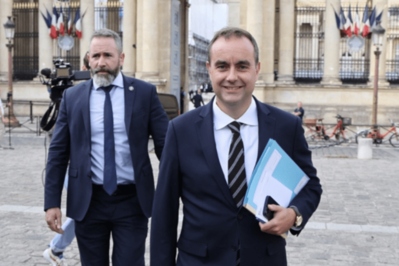 马克龙任命国防部长勒科尔努出任新总理 马克龙任命国防部长勒科尔努出任新总理