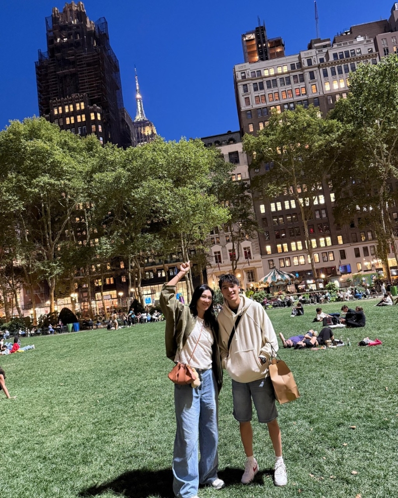 当李立仁贴出近照时,姚焯菲也秒速点赞。 当李立仁贴出近照时,姚焯菲也秒速点赞。