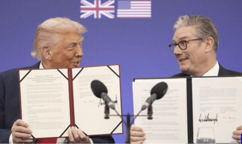 特朗普结束访英行程