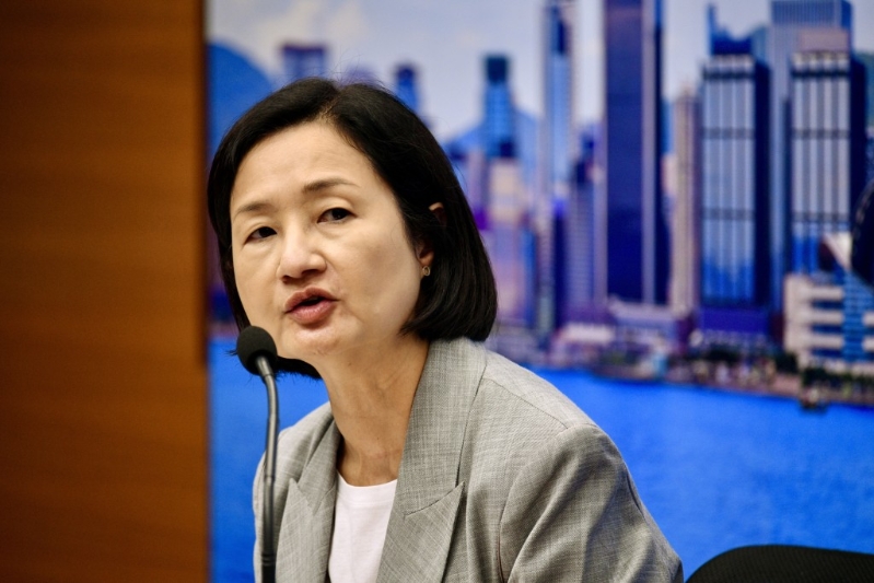 关婉仪指,港台会秉持特区政府给予的使命及约章内的大方向。 关婉仪指,港台会秉持特区政府给予的使命及约章内的大方向。