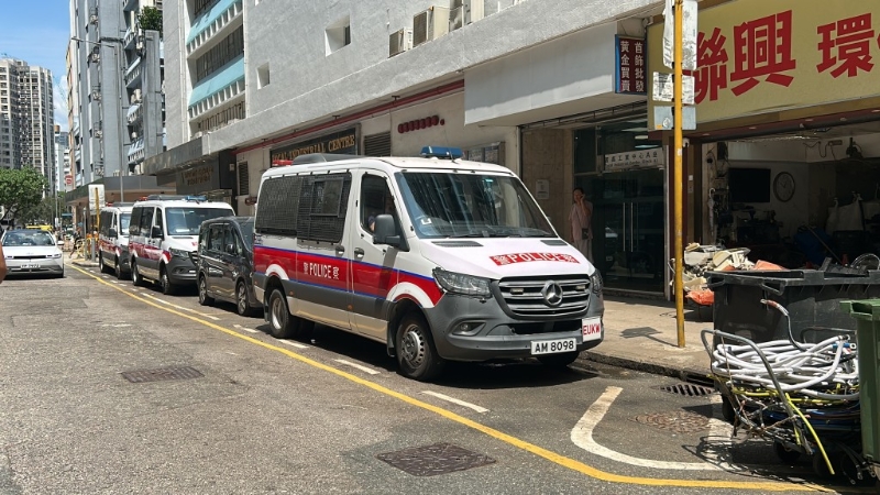 警方到现场勘查。