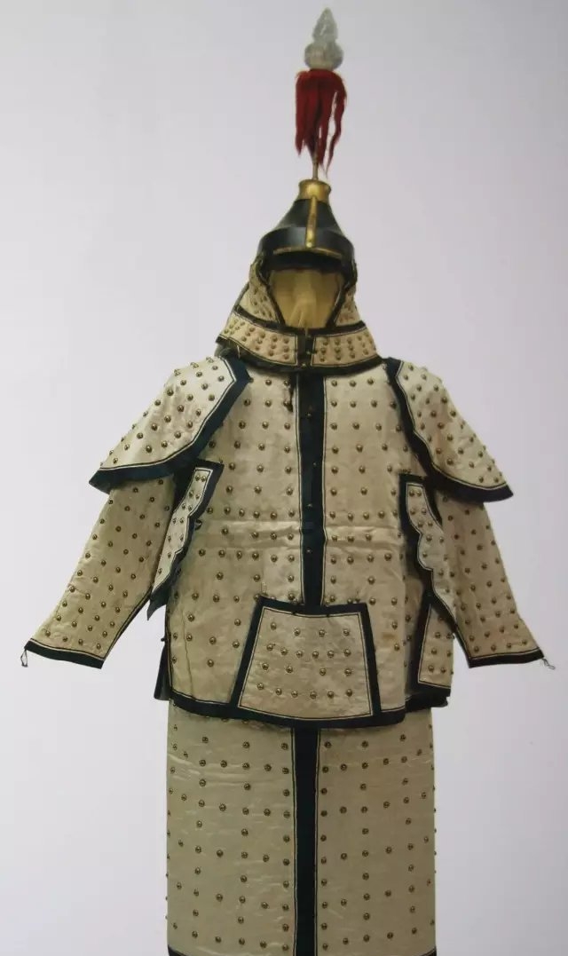 八旗校甲。 八旗校甲。