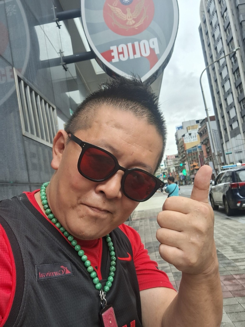 陈光前传出在家中猝逝消息,终年55岁。 陈光前传出在家中猝逝消息,终年55岁。