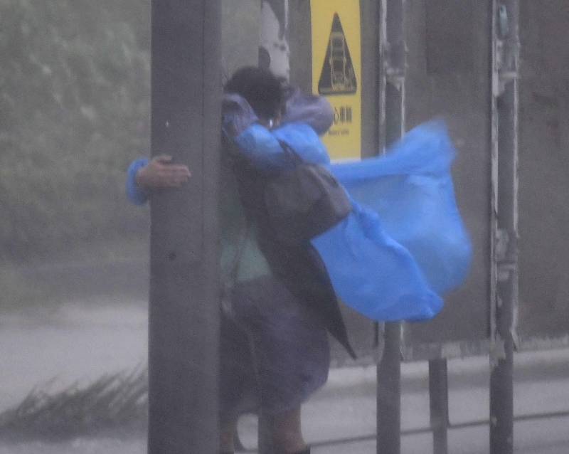 毋须“正面袭港”已吹飓风