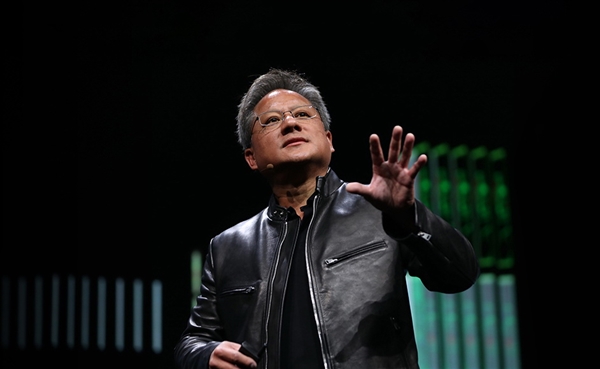 黄仁勋：竞争对手需要同时开发六、七颗芯片才能与NVIDIA匹敌