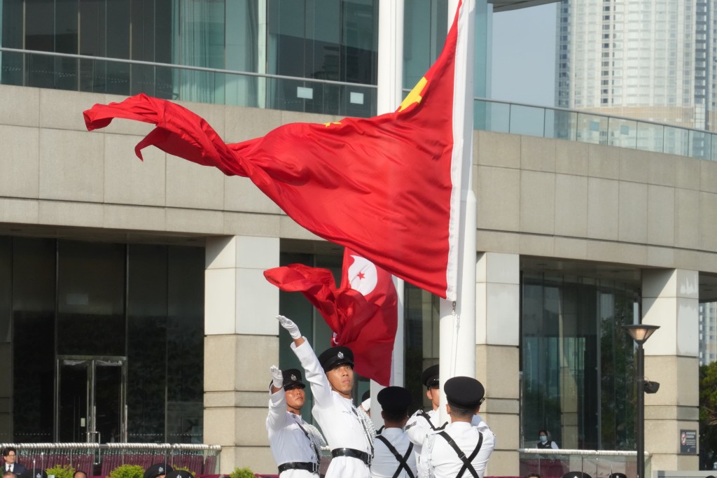 国庆升旗仪式。 国庆升旗仪式。