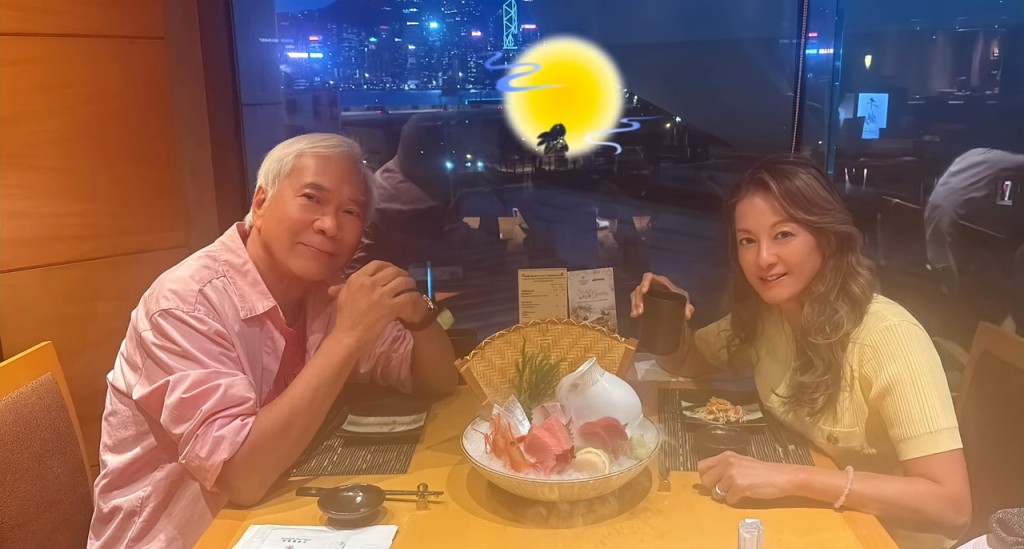李龙基与前港姐林颖嫺在香港共晋晚餐,庆祝中秋佳节。 李龙基与前港姐林颖嫺在香港共晋晚餐,庆祝中秋佳节。