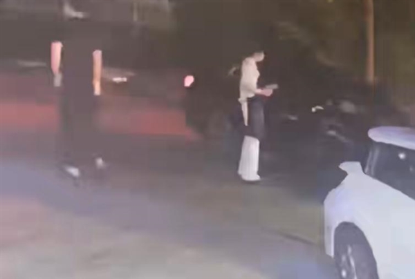 6人开奔驰轿车在餐馆消费370元逃单 6人开奔驰轿车在餐馆消费370元逃单