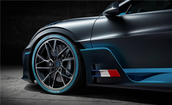 售价4157万、全球限量40台的神车!布加迪Divo国内首秀