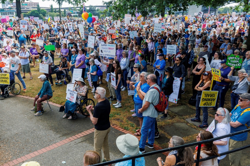 俄勒冈州9月的反特朗普示威声势浩大 俄勒冈州9月的反特朗普示威声势浩大