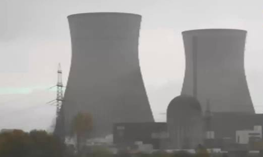 德国正式告别核能时代:国内最大核电站被爆破拆除