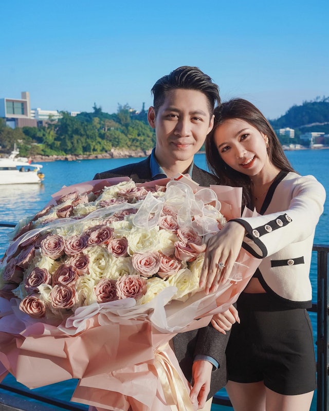 前年12月,杨帆在社交媒体上宣布已获男友Dennis成功求婚。 前年12月,杨帆在社交媒体上宣布已获男友Dennis成功求婚。