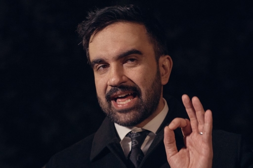 34岁的马姆达尼如果当选,将成为纽约史上第一位穆斯林与第二年轻的市长。 34岁的马姆达尼如果当选,将成为纽约史上第一位穆斯林与第二年轻的市长。